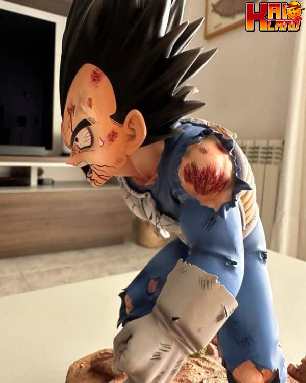 Dragon Ball ShowTime Studio Damaged Vegeta Resin Statue 4