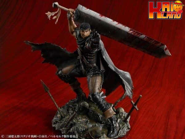 Berserk Medicos Guts Black Swordsman PVC 3