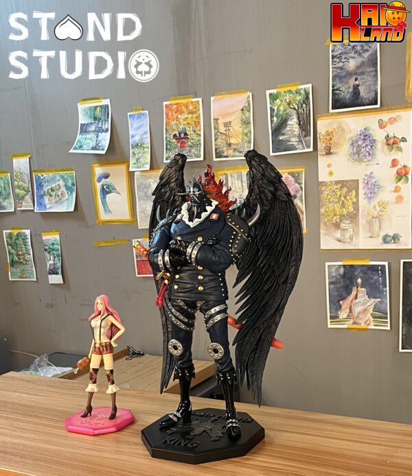 One Piece Stand Studio King Resin Statue 5 scaled