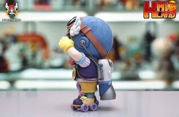 Dr Slump ZOR Studio Pilot Arale Resin Statue 5 scaled