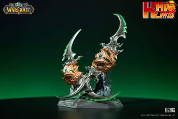 World of Warcraft Blizzard Entertainment Warglaive of Azzinoth Licensed Resin Statue 2 scaled