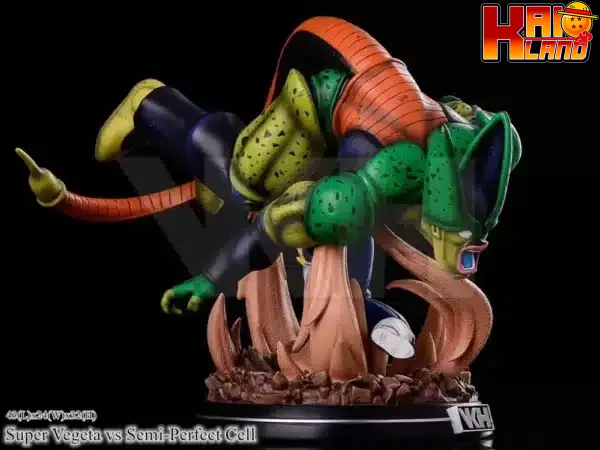 Dragon Ball VKH Studio Super Vegeta VS Cell Resin Statue 3