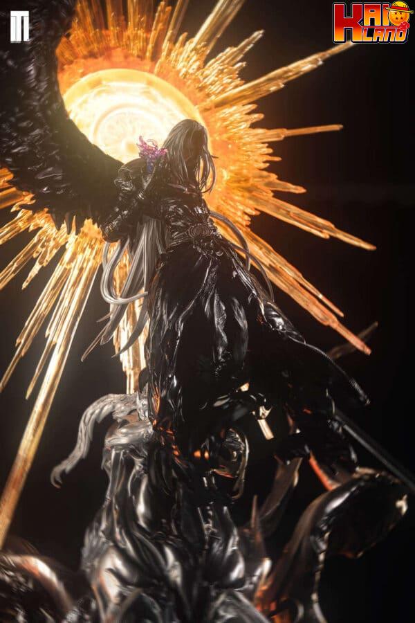 Final Fantasy Iron Curtain Sephiroth Resin Statue 2