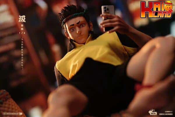 Original Milk Club Studio Selfie of Ji Resin Statue 1