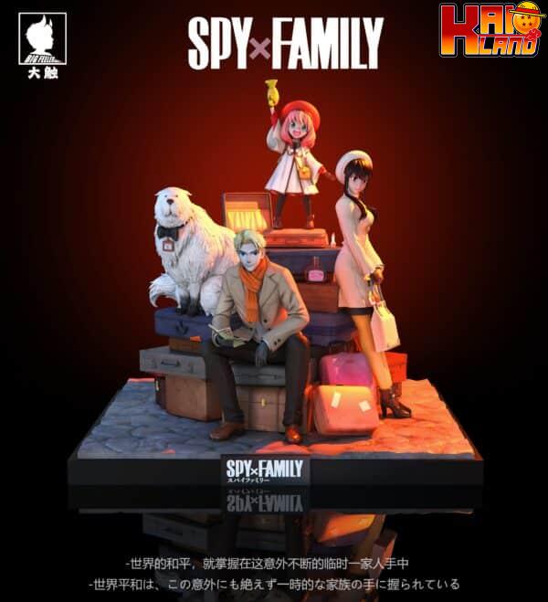 Spy × Family Big Feeler Studio White Family Portrait Resin Statue 1 scaled