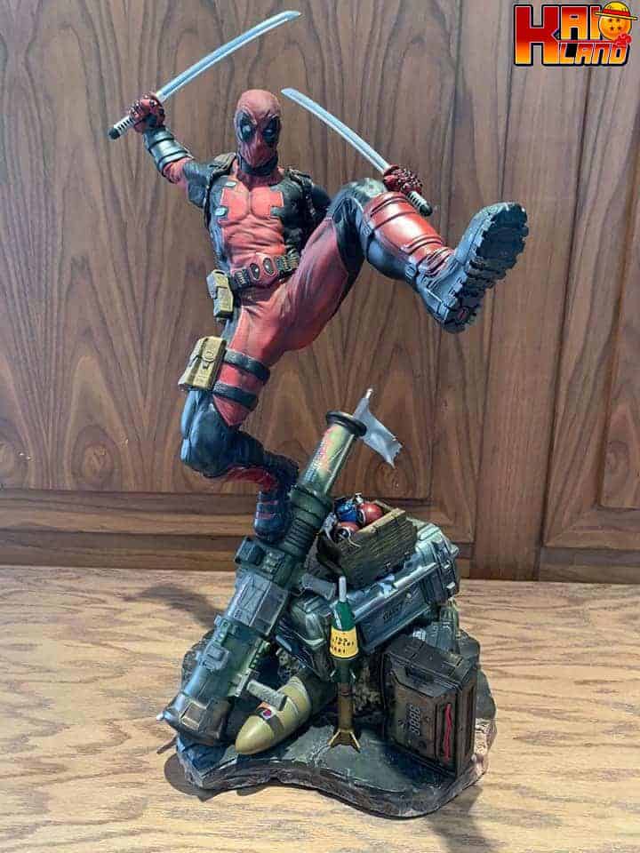 Marvel Iron Kite Studio Deadpool Licensed Resin Statue 1