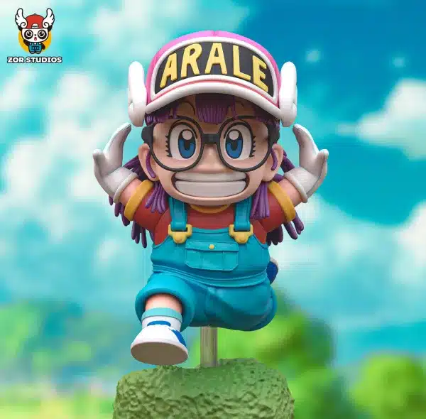 Dr Slump ZOR Studio Running Penguin Village Resin Statue 99