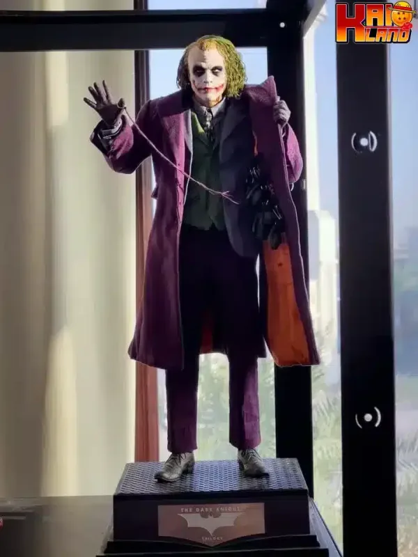 DC Queen Studio The Dark Knight Heath Ledger Joker Licensed Resin Statue 0