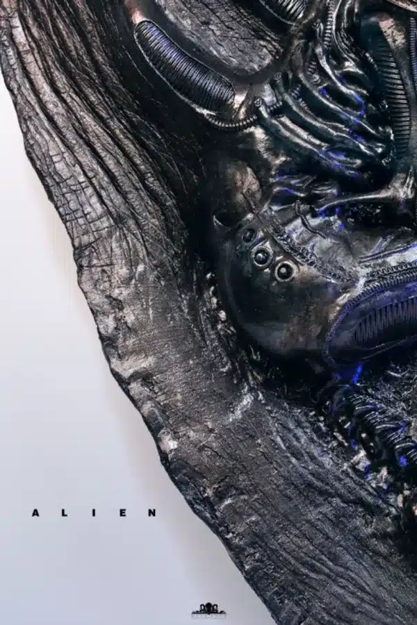 Deep Tale Studio Alien Resin Statue 4